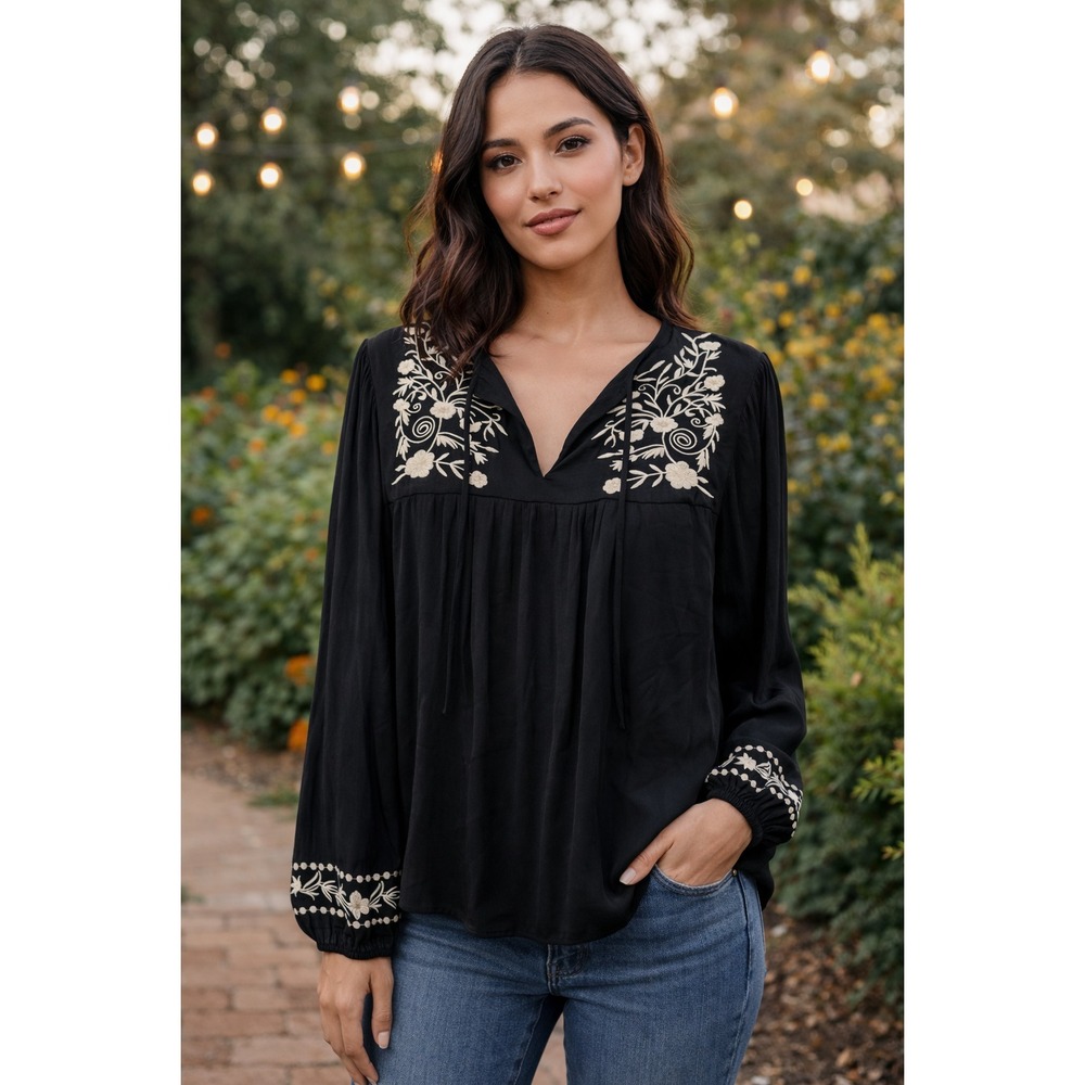 Maison d'Amelie Embroidered Boho Blouse L